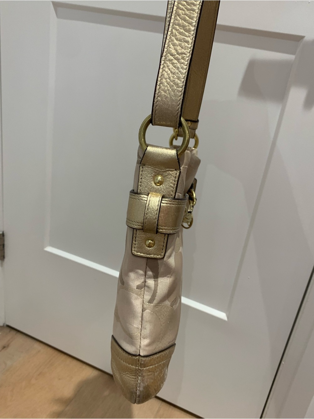 ๐ Coach Gold Optic Signature Jacquard Shoulder Bag with Gold Chain ๐ - Picture 13 of 13